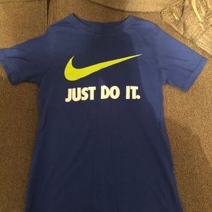Kids Nike medium shirt